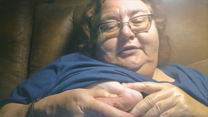 BBW nurse Vicki adventures with friends: Saya bermain dengan tetek saya dan ekspres susu untuk awak!...