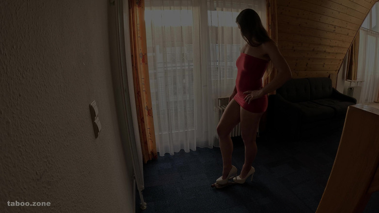 TabooZone: Îi zdrobesc pe erecție pitică mea