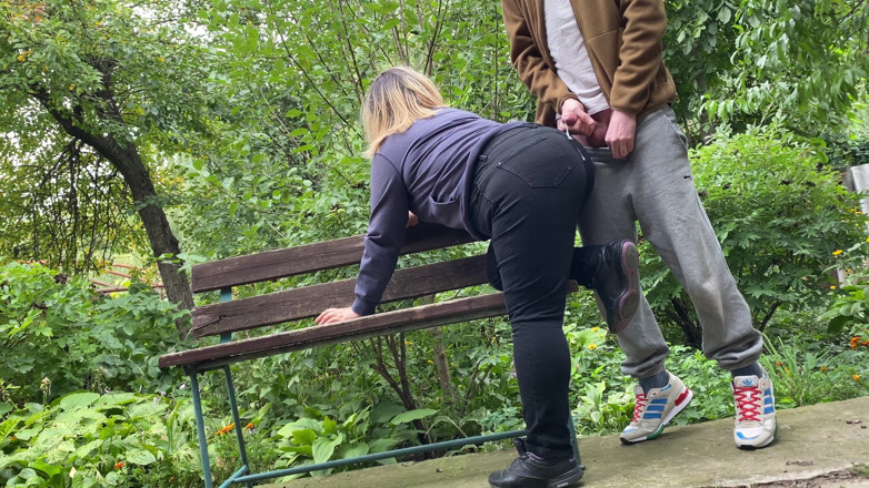 OurFetishLife: Cum on big ass MILF in jeans in the park