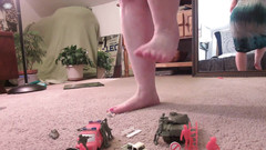 dawnskye1962: V 428 the Giantess Heard an Army Approaching so She Got...