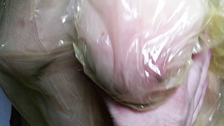 Bouncy Tits Action: Tits in foil