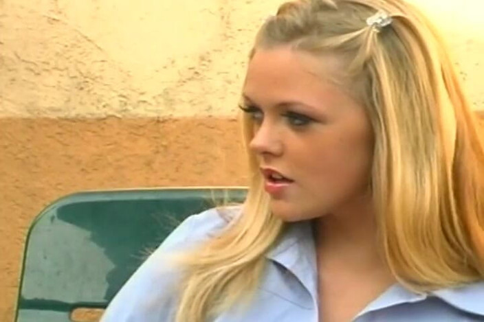 THAGSON RETRO: Blond babes fitta slukade och fingrade till skakande orgasm