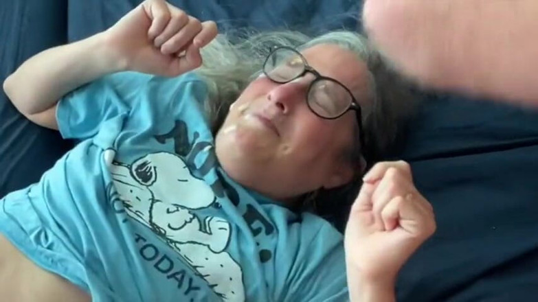 Squirting Senior: Coppia matura scopata nel culo veloce