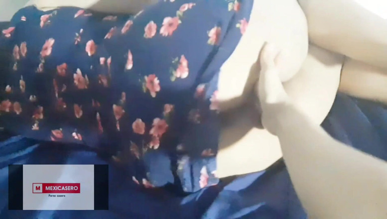 Mexicasero: 花柄のワンピースを着た友人の継母が再び私を訪ねてきました