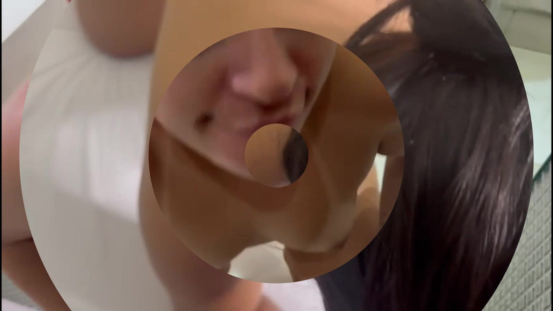 Lidi Ferrari: Üvey kuzenim beni duşta çıplak gördü ve azdı ona amımı vermek...