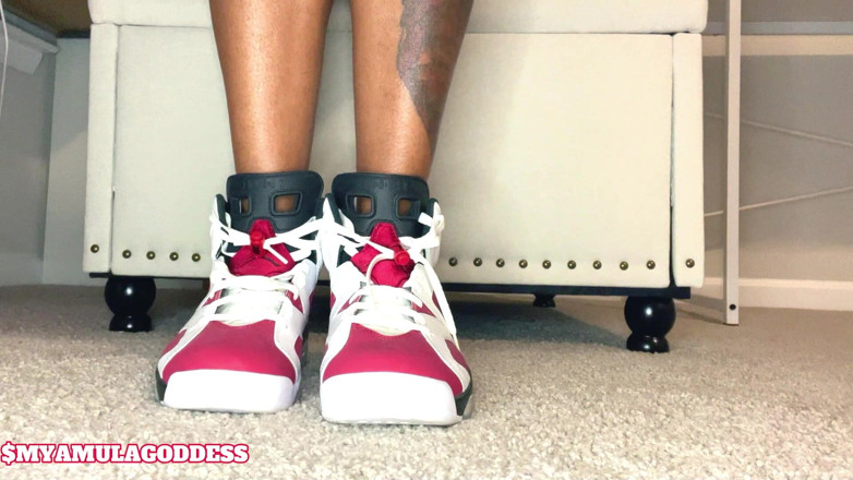 Mya Mula Goddess: Sneaker Bitch