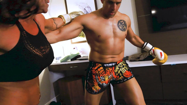 Kandylegsxxx: ครอบงํามวยเคาะประตู: kandy vs sam stout