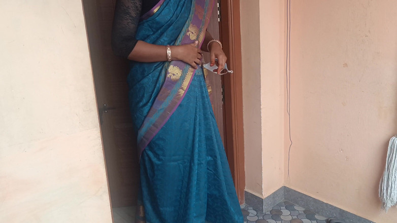 Inba: Granngifta kvinnor som visar struktur i trappor