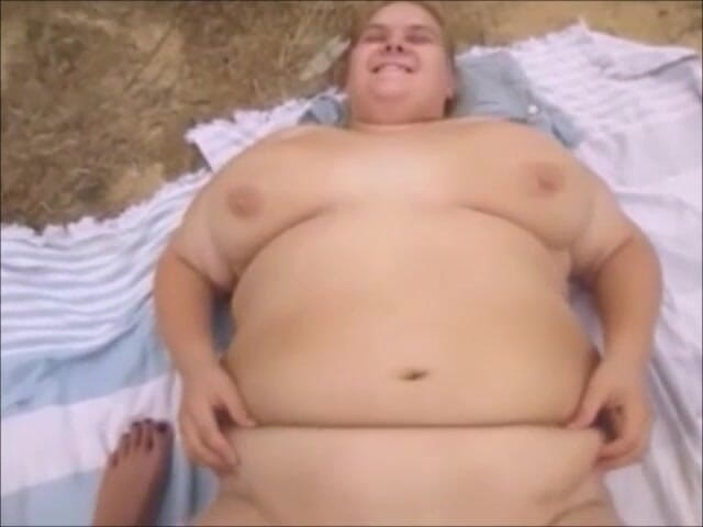 Fat Goddes: Toller sex auf meinem garten mit meiner nachbarin von nebenan