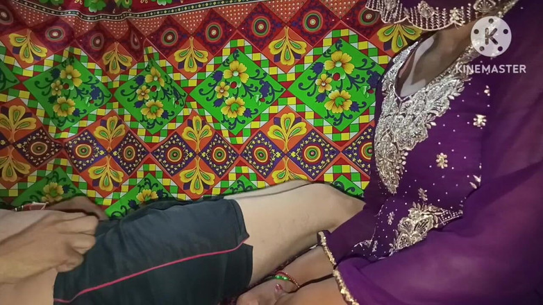 Nisha kajal: Bela namorada foi proposta por seu namorado dando-lhe um anel...