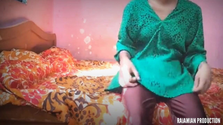 Raja Mian Production: Una teen è andata nella camera oyo con il suo ragazzo...