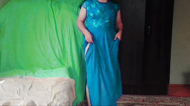 Kitty_Cross: 美丽的女郎在诱人的霓虹灯下狂野跳舞