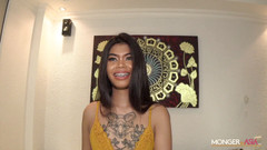 Monger In Asia: Sexy thajská milfka dostane nečekaný creampie