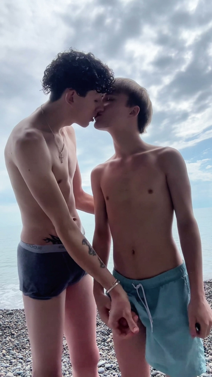 Active cock: Twink Deepthroat and Cumshot