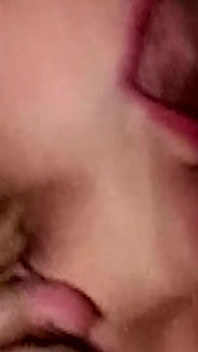 Blond MILF Głębokie gardło Ogromny kutas i dostaje tyłek rozciągnięty szeroko
