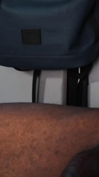 Tarde de trabajo acariciando mi gran polla negra