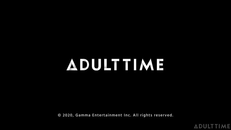 Adult Time: Adult Time - kamera kızı Anny Aurora üvey erkek kardeşinin erkek arkadaşını...