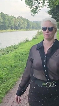 Na Mittellandském kanálu jsem si vyspal vibrátor