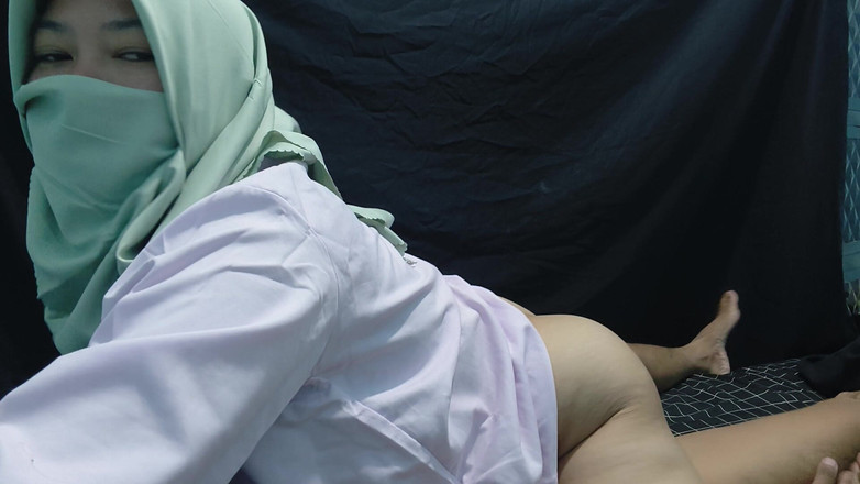 Vaginabig88: 남편이 마을에서 살 때 외로워하는 Bosskuu의 엄마
