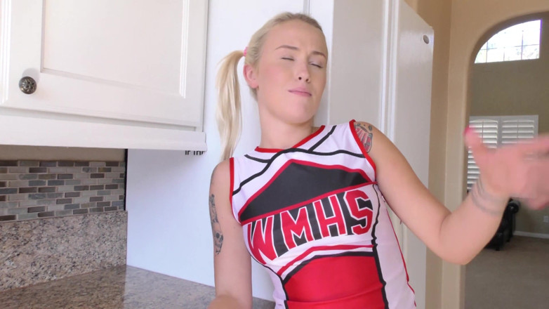 Hefburg: Cute Petite Cheerleader Loves It Ruff