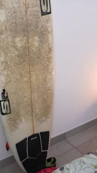 Charline la séductrice cède à son voisin surfeur