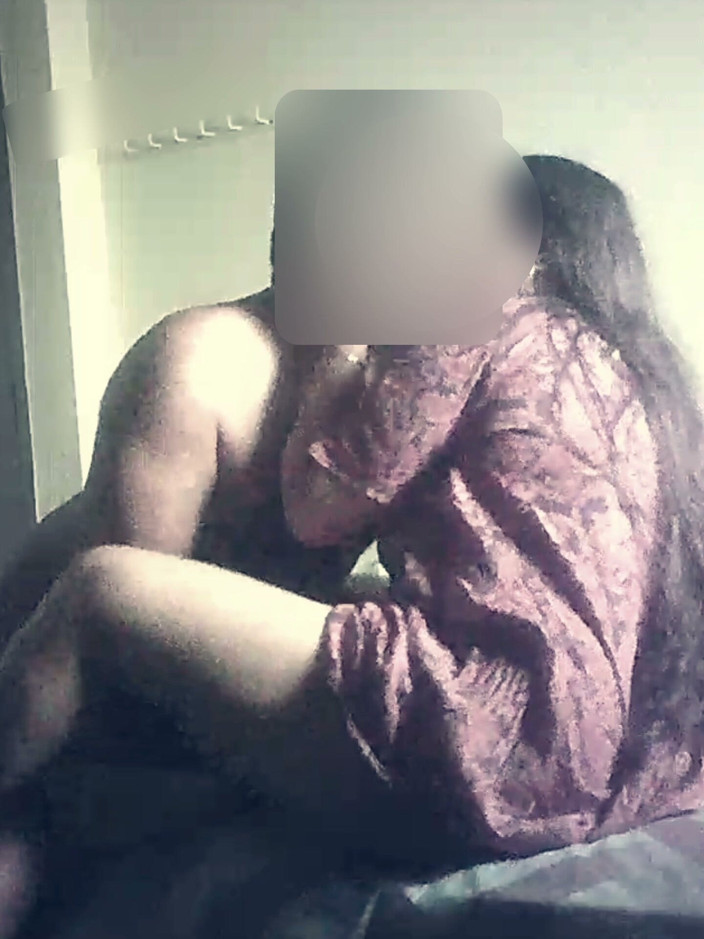 Black & white desicat: Cam Caught Cheating Desi Housewife in Nighty Fucking