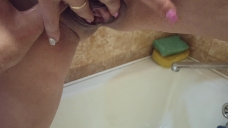 DirtyLubov: Sexo oral en el baño