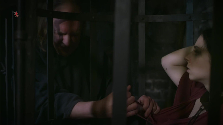 Inquisition and prison world: पीड़ित वेश्या - मीठे शहद पैर