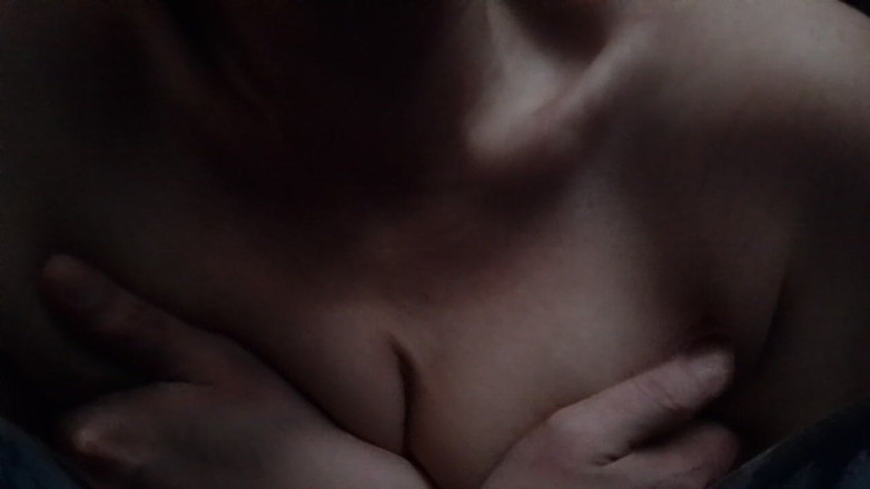 SandlikeFireball314: Kleine Titten