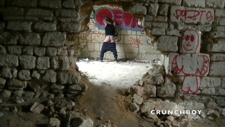 Gaybareback: Francouzská děvka vystříkaná XXL ptákem v ehxib venkovní plavbě
