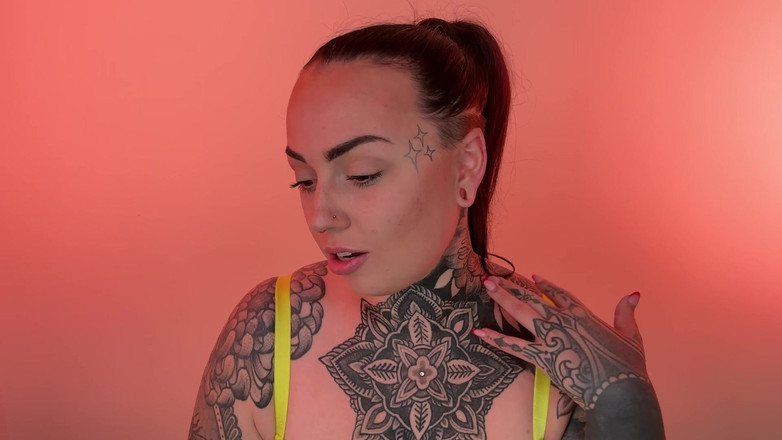 Miss Valentina: Upokorzenie toalety