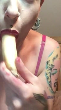 Sepong pisang tergelincir merah