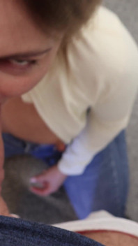 มุมมอง POV: เย็ดด่วนในลิฟต์เสี่ยงๆ - โชว์นม+อมควยน้ำลายยืด (แตกคาปาก)