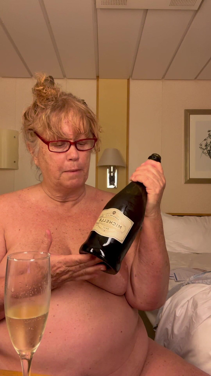 Big Ass 4 U: La abuela siempre tiene golosinas xxx