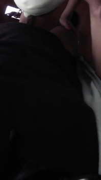 MILF kouření s velkým výstřikem do pusy