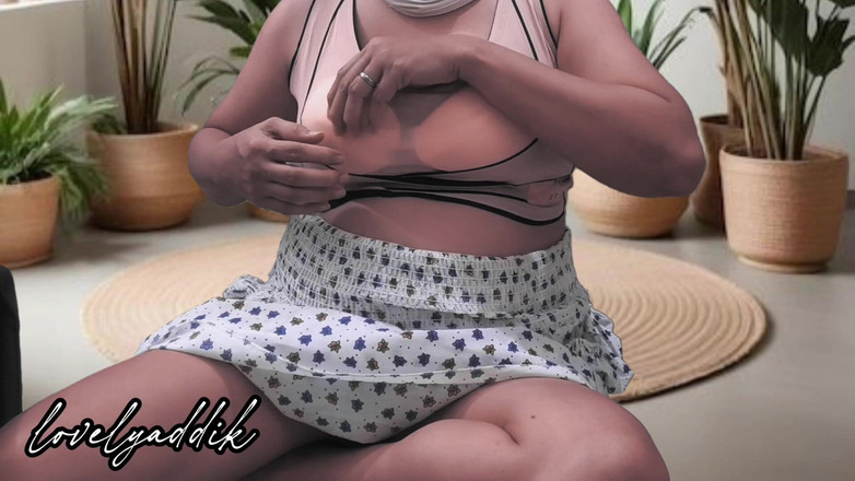 Lovelyaddik: Філіппінка мама-одиначка в прямому ефірі продає бюстгальтер