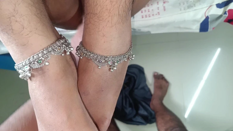 Laxi ammu: Tamil Married Sisters Threesome Fuck with Neighbour Batchelor