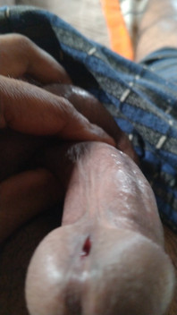 Indian Dick Without Erection Erection and Tip of Dick Where Pee and Sperm Comes Out.