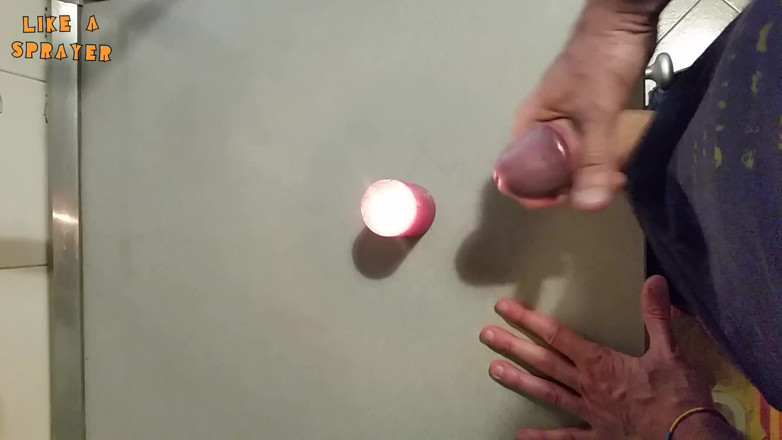 Like a sprayer: Kerze abspritzen von handjob