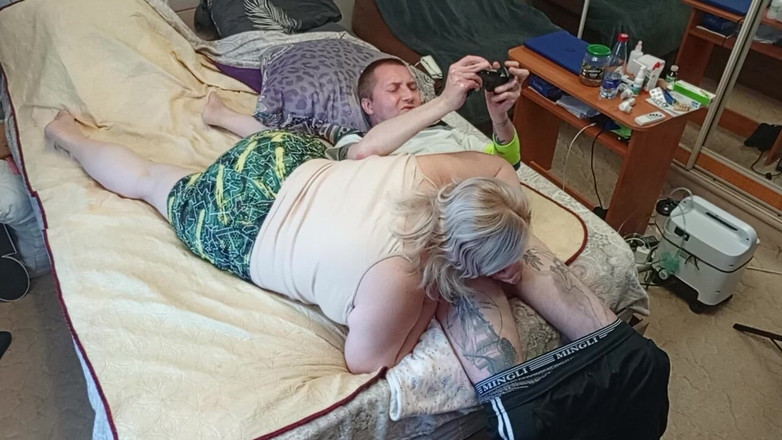 Zona901: Konsolun oyunu üvey anneden sperm yutarak saksoyla sona erdi