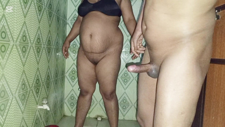 Rayhan0099: Une jeune mariée desi se tape son copain en se...
