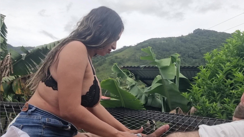 Rubis: Pipe en plein air en vacances avec ma copine