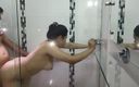 Milf latina n destefi: En la ducha follando y grabando con mi primo