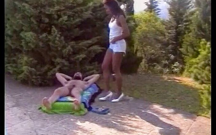 Lucky Cooch: Outstanding ebony chick gets screwed outdoors