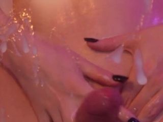 Fer fer sissy: Fer kadın kılıklı duşta boşalıyor