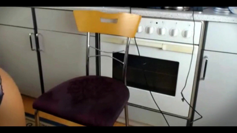 Sexydea: 诱人的内衣在厨房挑逗