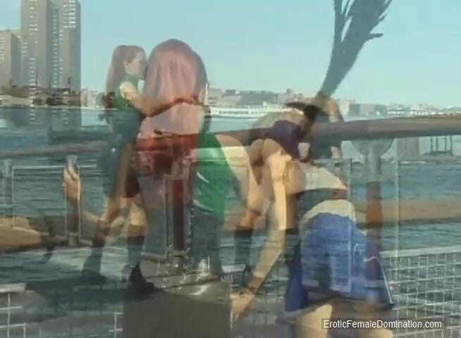 Erotic Female Domination: Domination lesbienne en plein air