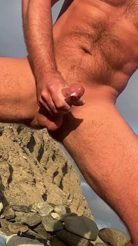 Tim Blesh di pantai bogel menjadi miang.