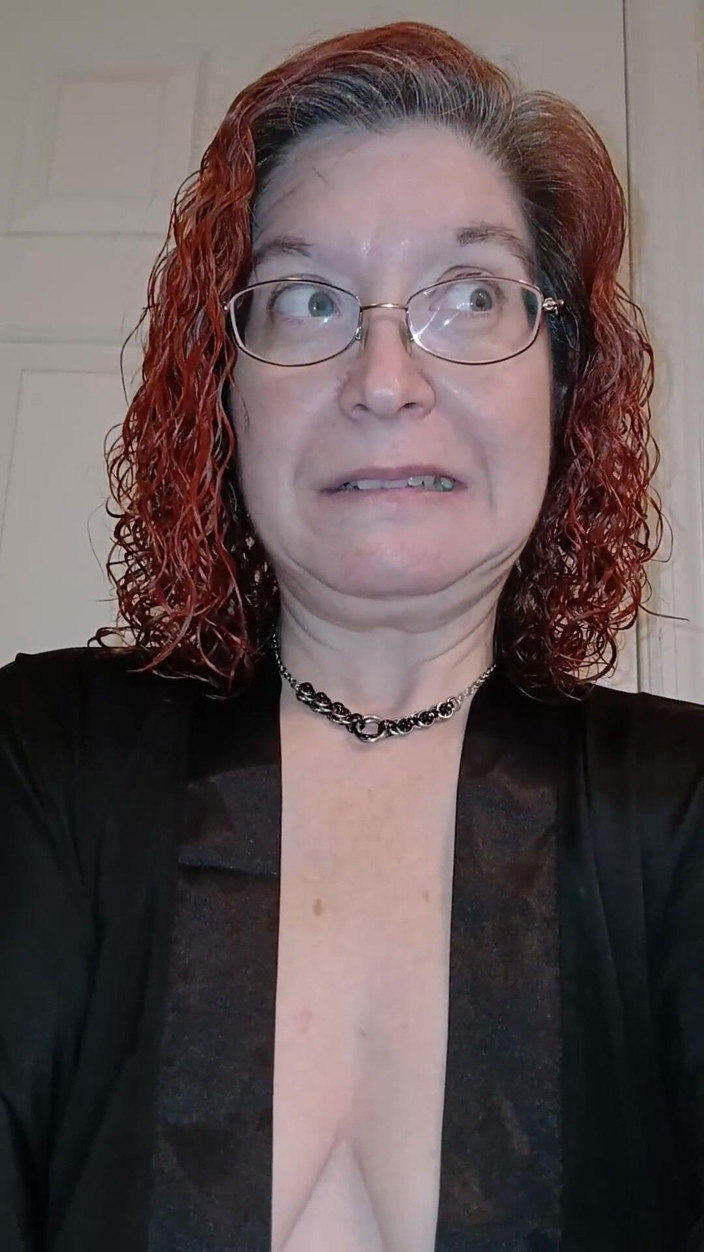 Elianna: Have My Pee and Lick My Wet Pussy