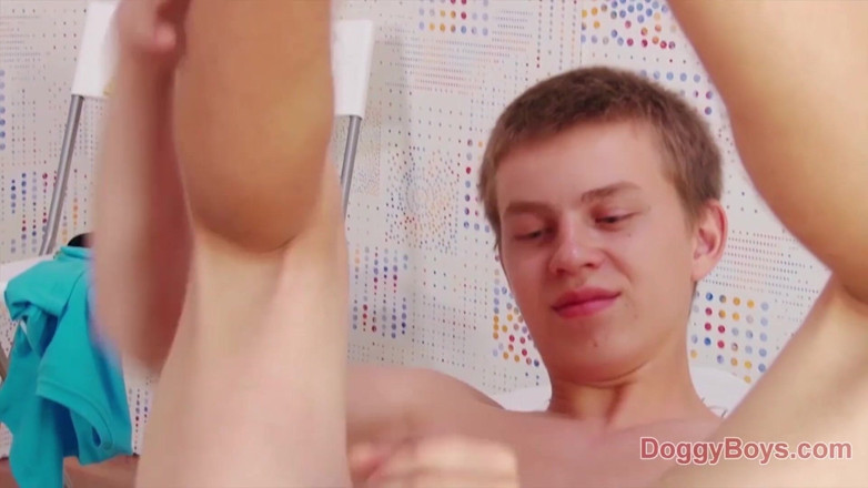 Doggy boys: Smooth teen boy Eugene Small wanking that beefy tool
